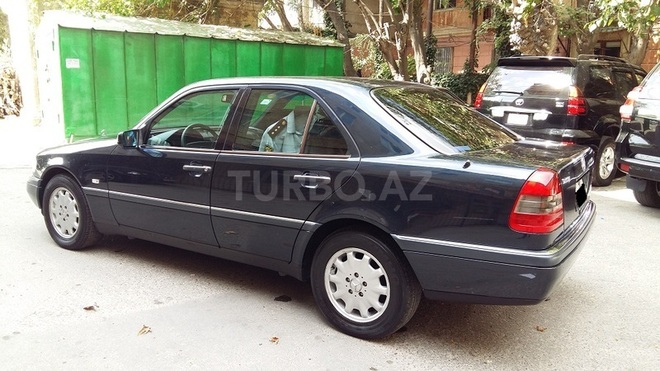Mercedes C 200 1995, 230,000 km - 2.0 l - Bakı