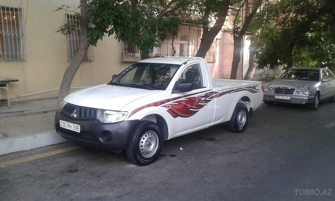 Mitsubishi L200 2007, 220,000 km - 2.4 л - Bakı