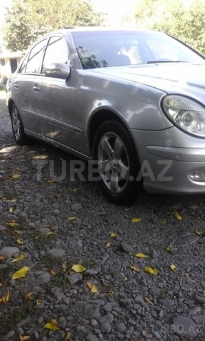 Mercedes E 220 2003, 292,000 km - 2.2 l - Bakı