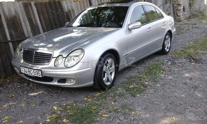 Mercedes E 220 2003, 292,000 km - 2.2 l - Bakı