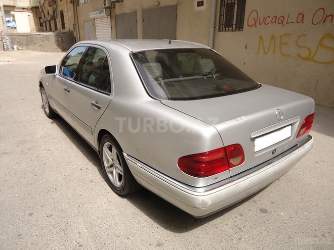 Mercedes E 220 1997, 198,764 km - 2.2 l - Bakı