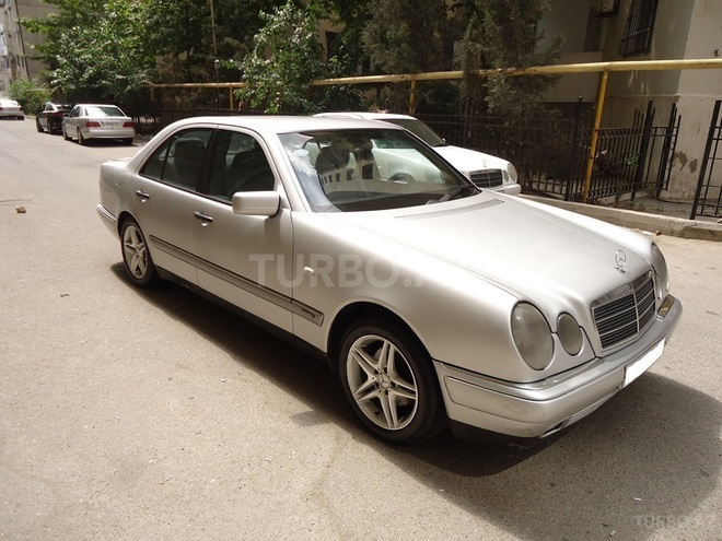Mercedes E 220 1997, 198,764 km - 2.2 l - Bakı