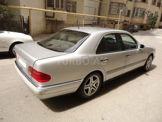 Mercedes E 220 1997, 198,764 km - 2.2 l - Bakı