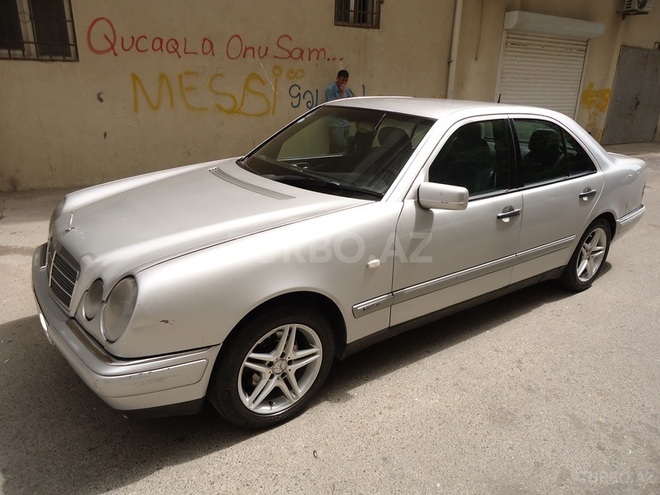 Mercedes E 220 1997, 198,764 km - 2.2 l - Bakı