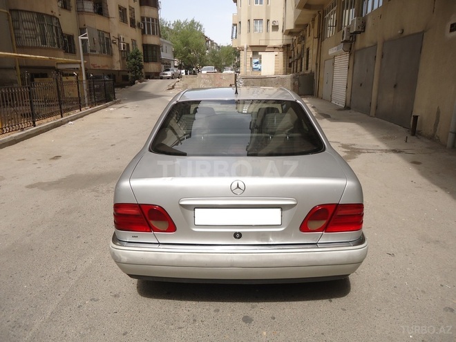 Mercedes E 220 1997, 198,764 km - 2.2 l - Bakı