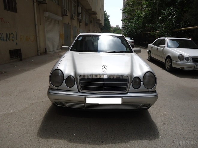 Mercedes E 220 1997, 198,764 km - 2.2 l - Bakı