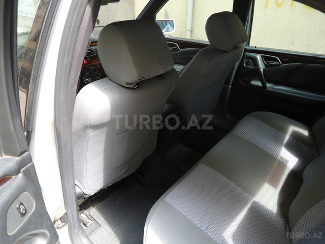 Mercedes E 220 1997, 198,764 km - 2.2 l - Bakı