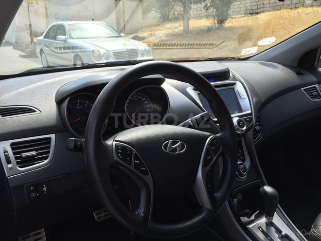 Hyundai Elantra 2013, 32,000 km - 0.2 л - Bakı