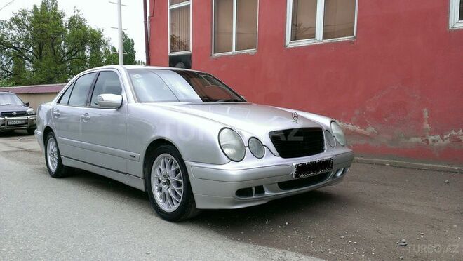 Mercedes E 200 2000, 250 km - 2.0 l - Bakı