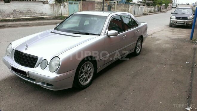 Mercedes E 200 2000, 250 km - 2.0 l - Bakı