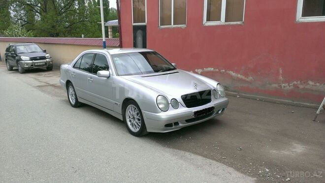 Mercedes E 200 2000, 250 km - 2.0 l - Bakı