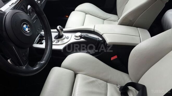 BMW M5 2005, 33,000 km - 5.0 l - Bakı