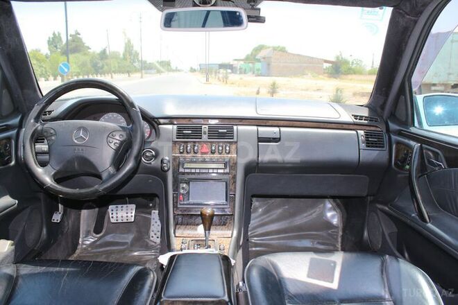 Mercedes E 320 2000, 150,000 km - 3.2 l - Bakı