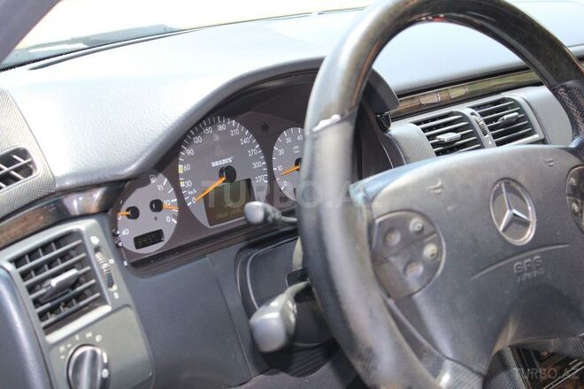 Mercedes E 320 2000, 150,000 km - 3.2 l - Bakı