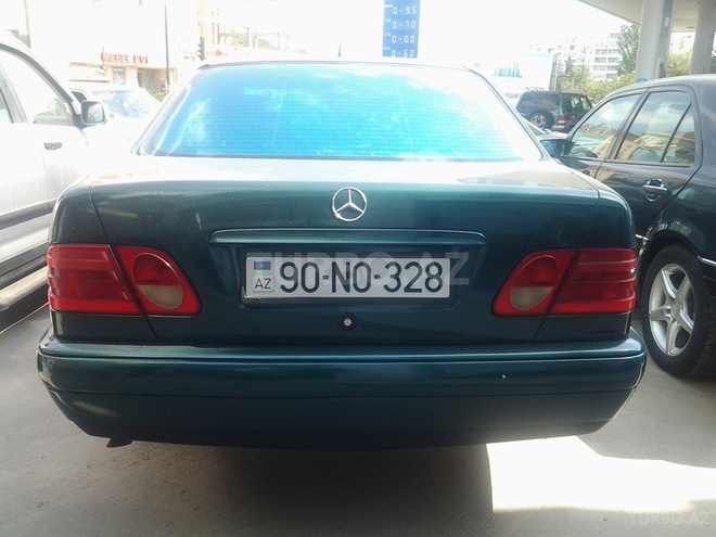 Mercedes E 230 1997, 317,000 km - 2.3 l - Bakı