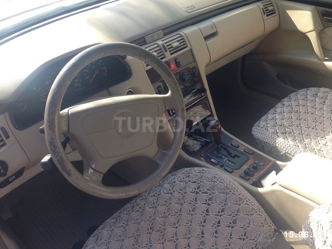 Mercedes E 240 1997, 237,824 km - 2.4 л - Bakı