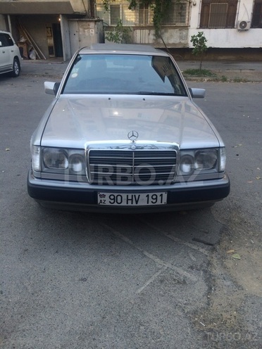 Mercedes E 200 1993, 266,000 km - 2.0 l - Bakı