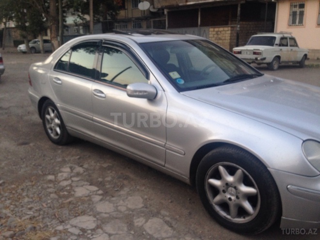 Mercedes C 270 2001, 239,000 km - 2.7 л - Bakı