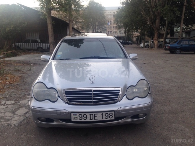 Mercedes C 270 2001, 239,000 km - 2.7 л - Bakı