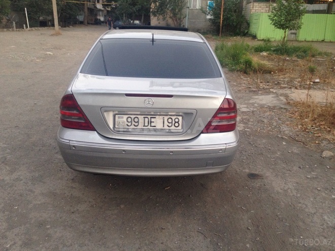 Mercedes C 270 2001, 239,000 km - 2.7 л - Bakı