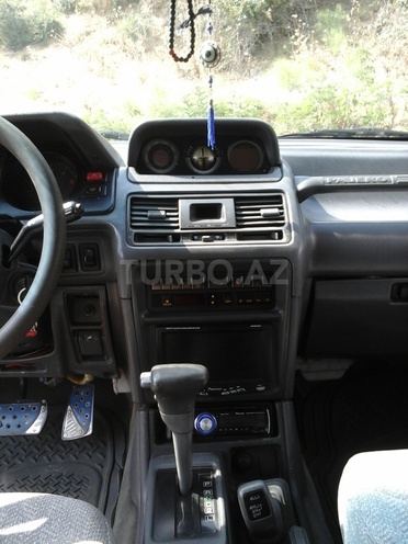 Mitsubishi Pajero 1995, 300,000 km - 0.6 l - Bakı