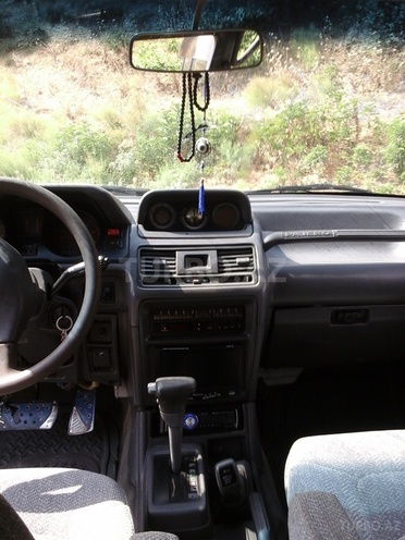 Mitsubishi Pajero 1995, 300,000 km - 0.6 l - Bakı