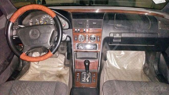 Mercedes C 220 1994, 213,000 km - 2.2 l - Bakı