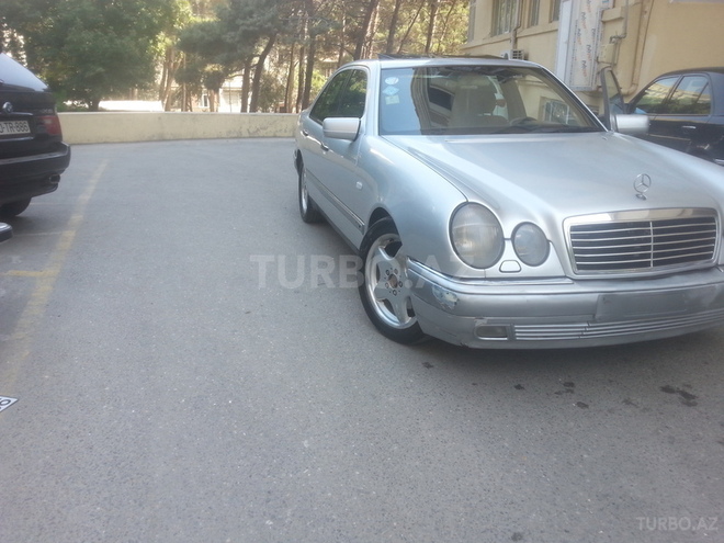 Mercedes E 280 1997, 29,645 km - 2.8 l - Bakı