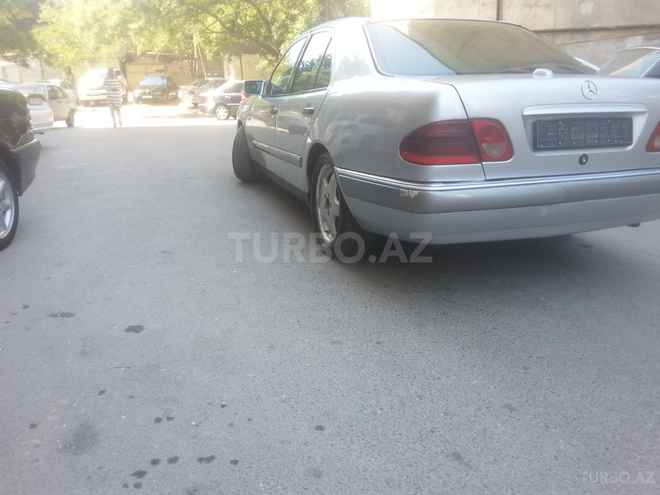Mercedes E 280 1997, 29,645 km - 2.8 l - Bakı