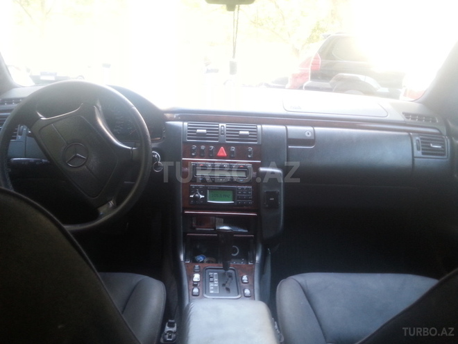 Mercedes E 280 1997, 29,645 km - 2.8 l - Bakı
