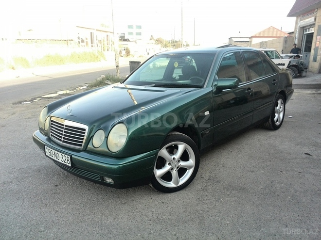 Mercedes E 230 1997, 270,000 km - 2.3 l - Bakı