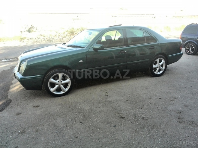 Mercedes E 230 1997, 270,000 km - 2.3 l - Bakı