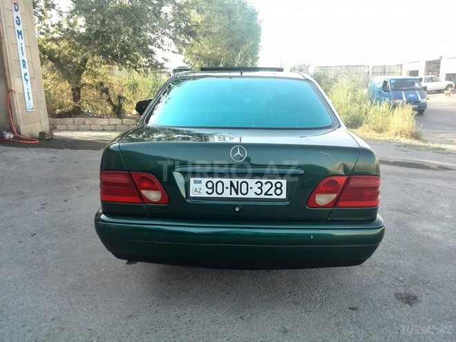 Mercedes E 230 1997, 270,000 km - 2.3 l - Bakı