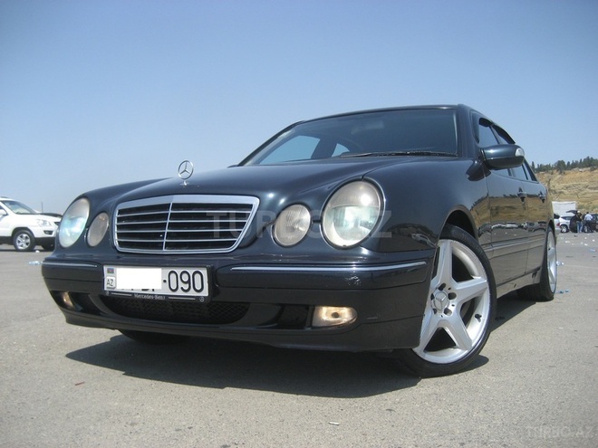 Mercedes E 220 2001, 187,000 km - 2.2 l - Bakı