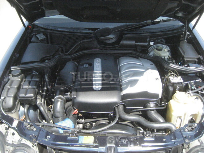 Mercedes E 220 2001, 187,000 km - 2.2 l - Bakı