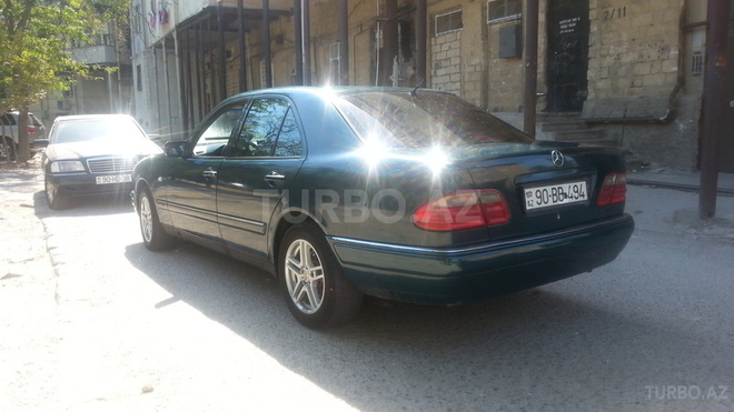 Mercedes E 230 1996, 270,000 km - 2.3 l - Bakı
