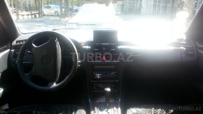 Mercedes E 230 1996, 270,000 km - 2.3 l - Bakı
