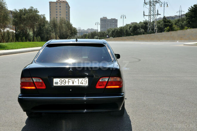 Mercedes E 320 2000, 160,000 km - 3.2 l - Bakı