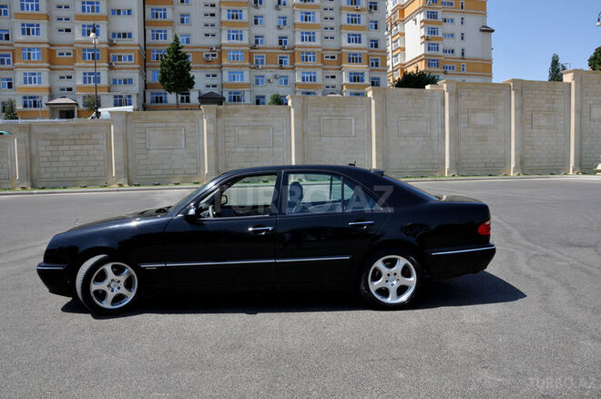 Mercedes E 320 2000, 160,000 km - 3.2 l - Bakı