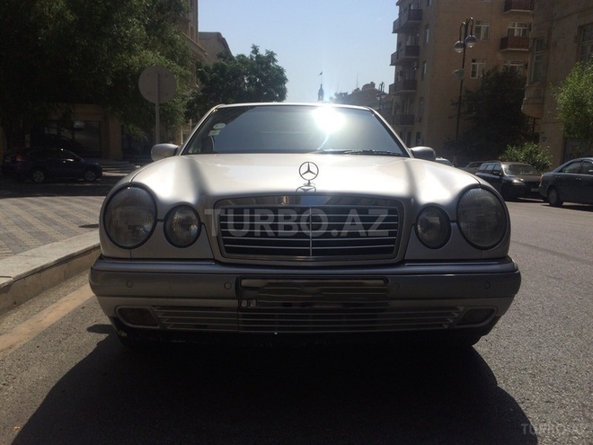 Mercedes E 280 1999, 219,000 km - 2.8 l - Bakı