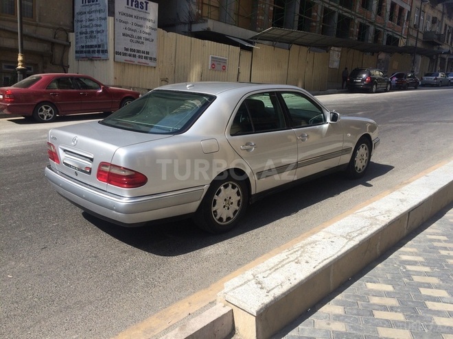 Mercedes E 280 1999, 219,000 km - 2.8 l - Bakı