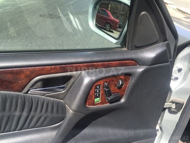 Mercedes E 280 1999, 219,000 km - 2.8 l - Bakı