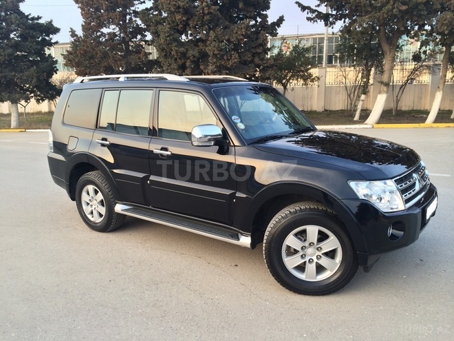 Mitsubishi Pajero 2010, 69,000 km - 3.5 л - Bakı