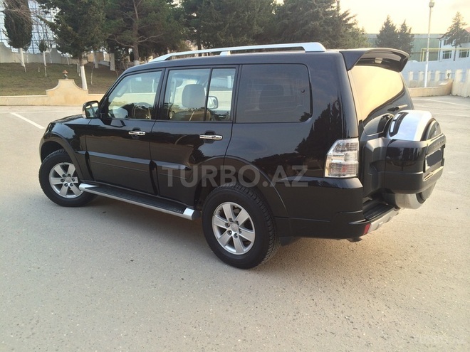 Mitsubishi Pajero 2010, 69,000 km - 3.5 л - Bakı