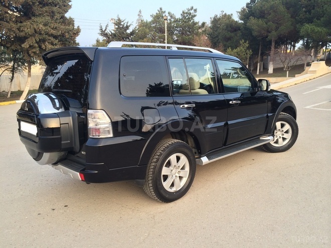 Mitsubishi Pajero 2010, 69,000 km - 3.5 л - Bakı