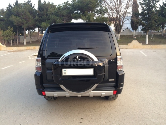 Mitsubishi Pajero 2010, 69,000 km - 3.5 л - Bakı