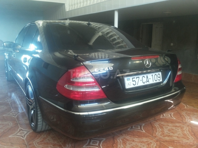 Mercedes E 240 2003, 200,000 km - 0.3 l - Bakı