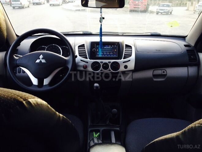 Mitsubishi L200 2013, 76,000 km - 2.5 л - Bakı