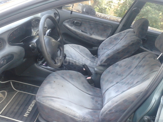 Hyundai Elantra 1995, 280,000 km - 1.6 л - Bakı