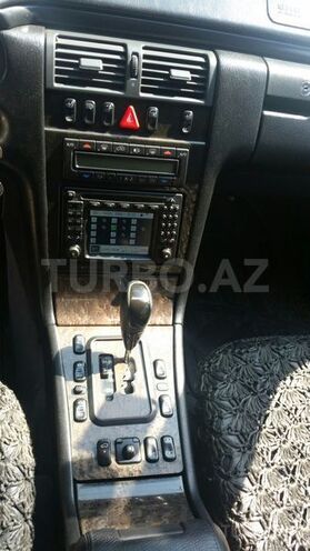 Mercedes E 240 2001, 181,000 km - 2.6 l - Bakı